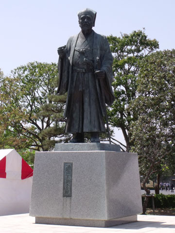 徳川光圀公像