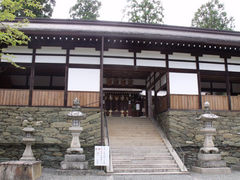 神社の拝殿