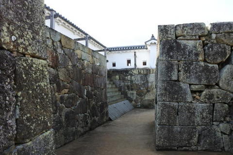 櫓横の石垣