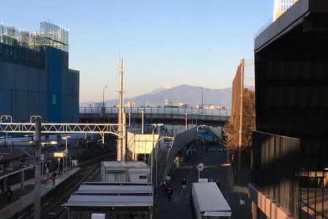 後日瀬谷駅から見た大山と富士山の光景