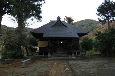 バス停近くにある日向神社