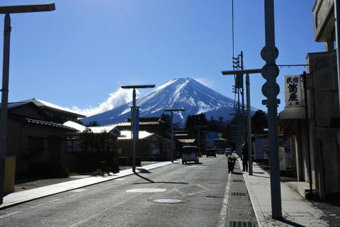 ほぼ富士山に向かって歩く感じ