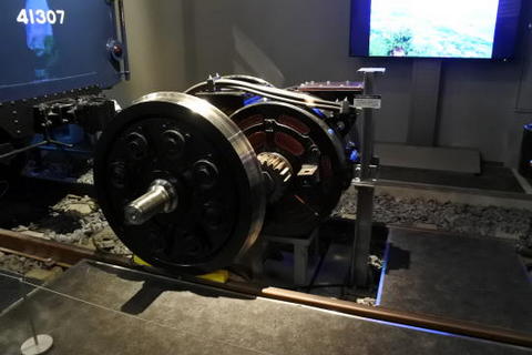 EF66形の動力部分