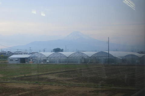 車窓から富士山が見えた