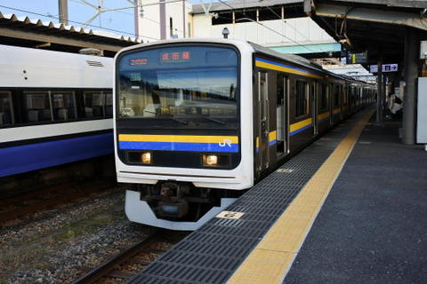 成田線経由の電車が到着