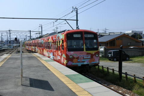 先に高崎行きの電車が到着