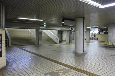 東成田駅の改札口に到着