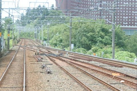 成田空港駅からの線路との合流地点