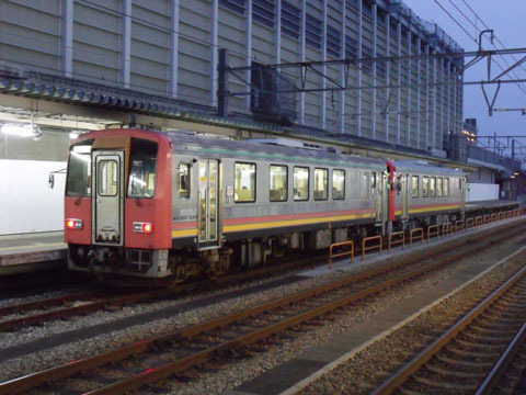 高山本線の普通列車（キハ120形）