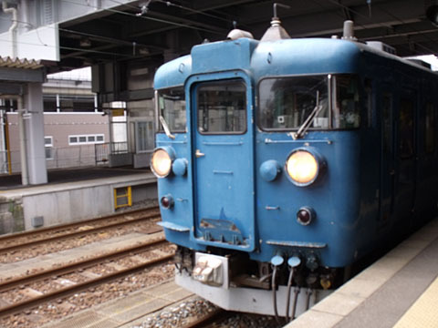 ようやく直江津行きの電車が到着